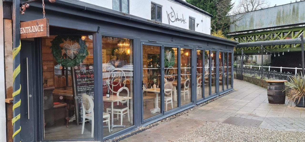 The Waterside Bar, Rooms & Restaurant Swinton  Bagian luar foto