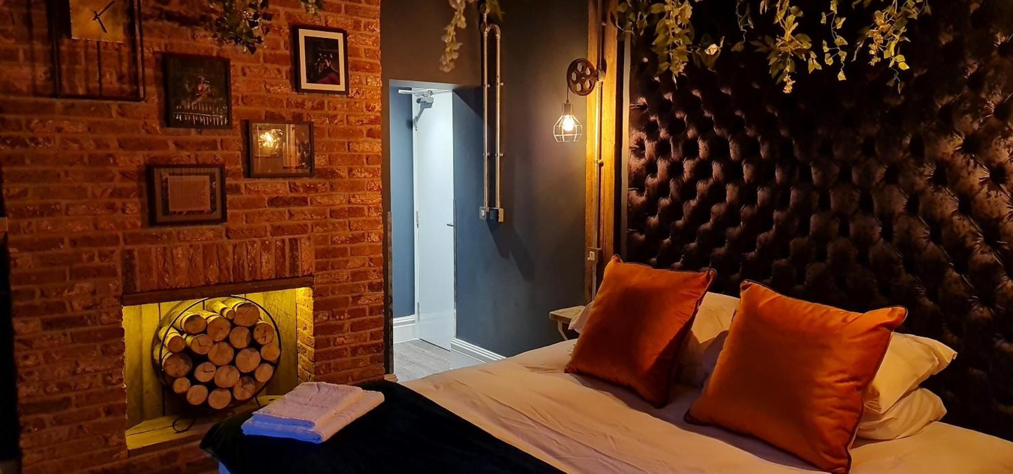 The Waterside Bar, Rooms & Restaurant Swinton  Ruang foto
